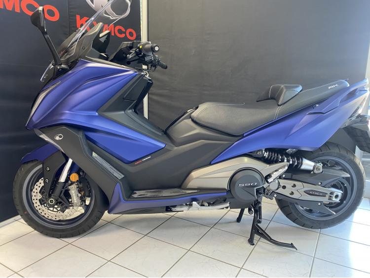 KYMCO AK 550