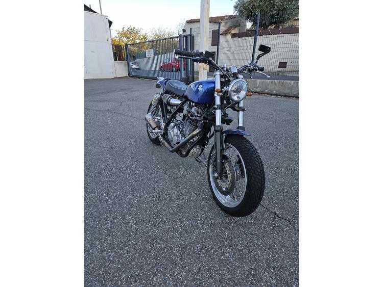 SUZUKI DR 750